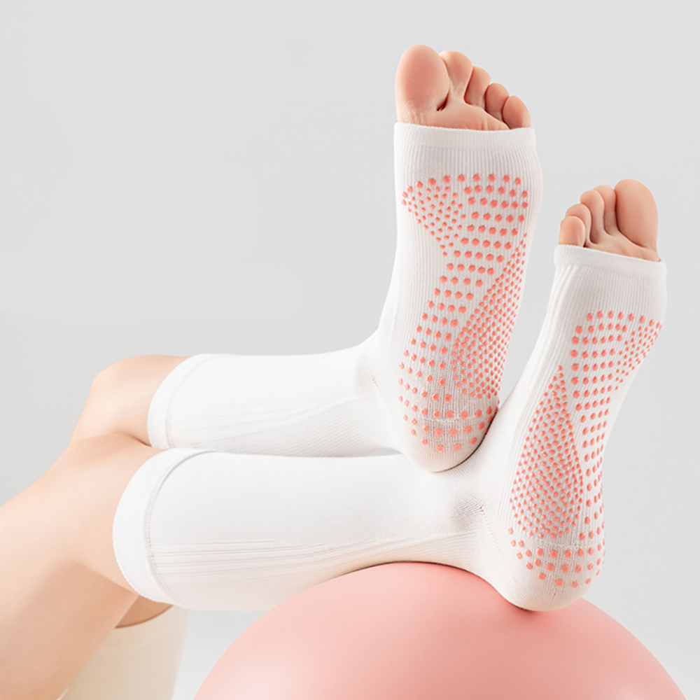 Yoga Of Fitness - プロ仕様のオープントゥヨガソックス。滑り止め加工を施した、女性用、ふくらはぎ丈のピラティスやフィットネス、ダンス、スポーツ用ソックス。コンプレッションストッキングとしても使用可能。