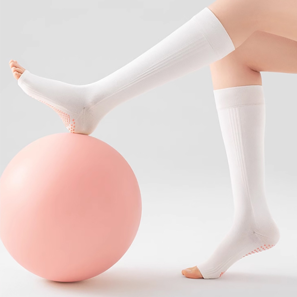 プロ仕様のオープントゥヨガソックス。滑り止め加工を施した、女 - Yoga Of Fitness のレビューと価格