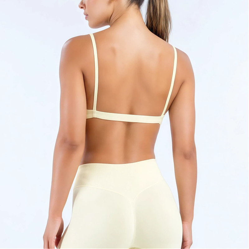 HISTELLO インパクトスクープネックブラ レディース  - Yoga Fitness Training のレビューと価格